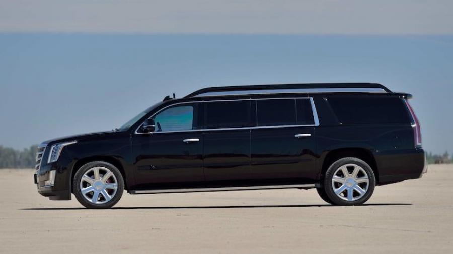  Cadillac Escalade ESV by Lexani Motorcars 2017 года  (фото 5 из 19)